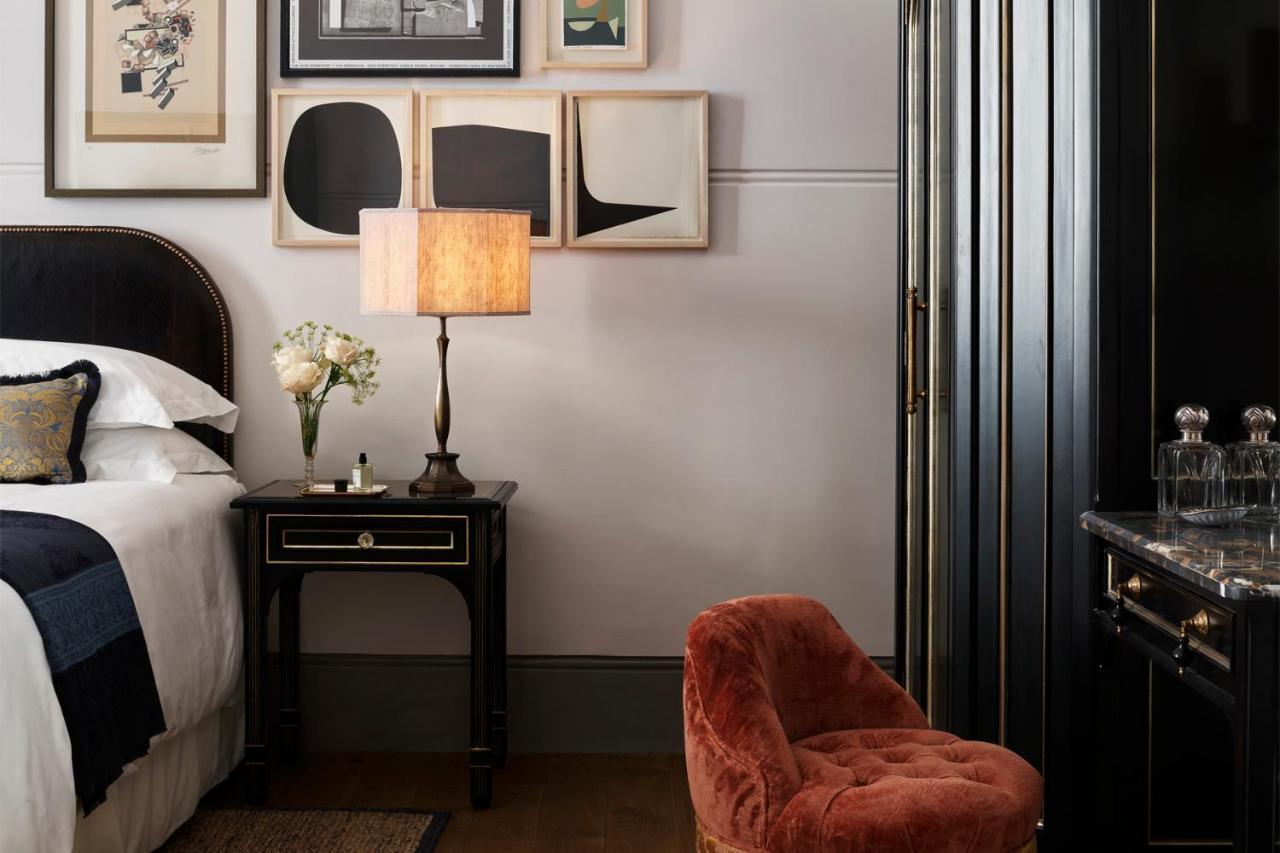 Nomad London Hotel Eksteriør billede A bedroom at The Ivy Hotel