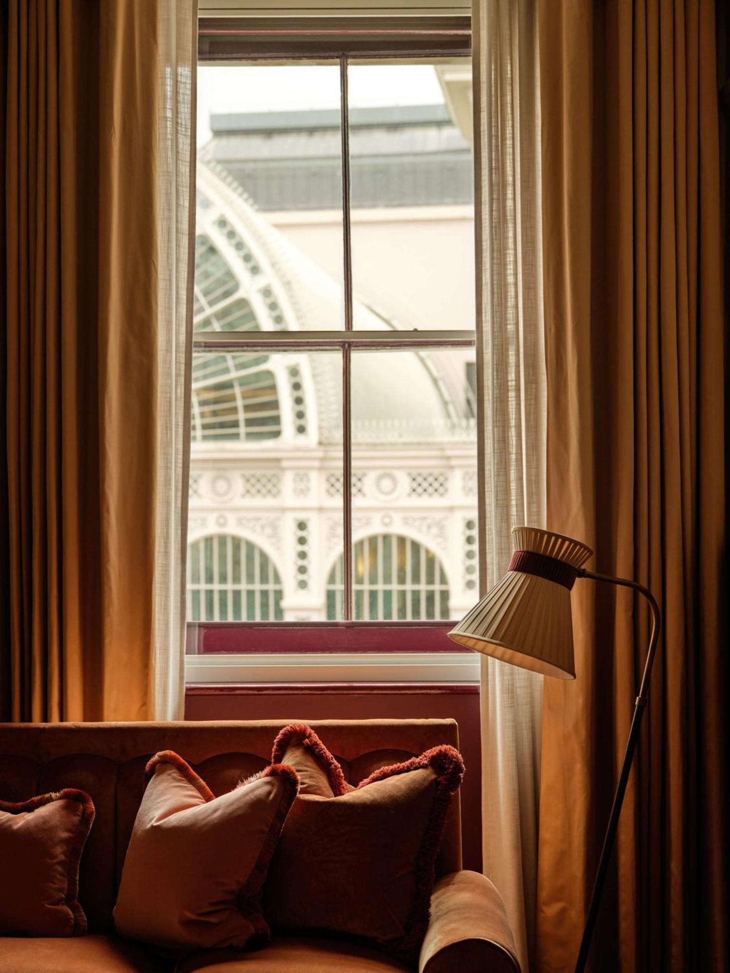 Nomad London Hotel Eksteriør billede A room at the hotel